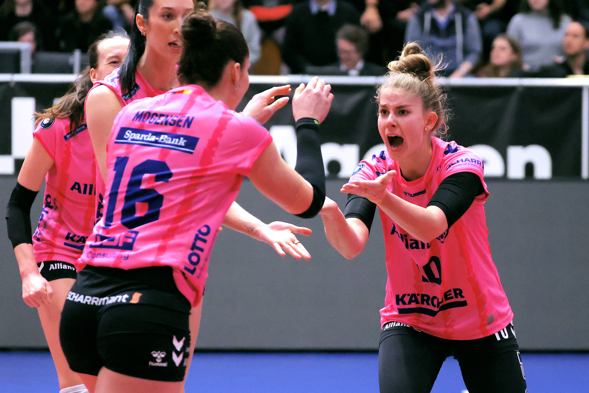 Harte Arbeit im Aachener Hexenkessel, aber am Ende wieder 3 Punkte - Foto: Andreas Steindl/LIB Aachen